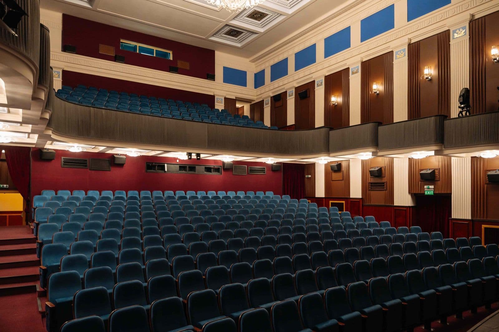 Kultur- und Kreativzentrum Ostrov — divadelni sal2