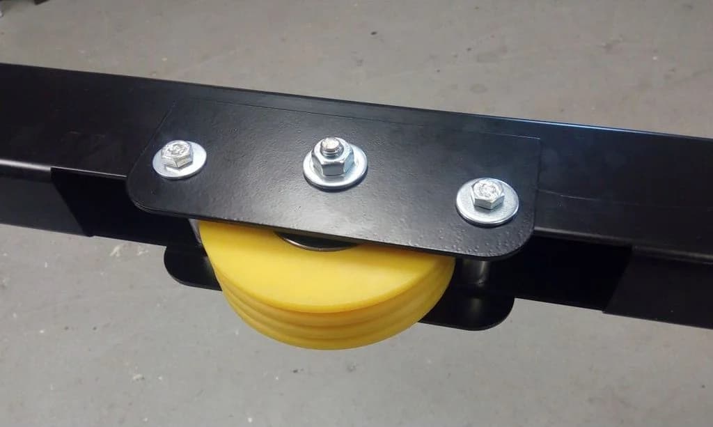 Stage rigging pulley (with rope lock)