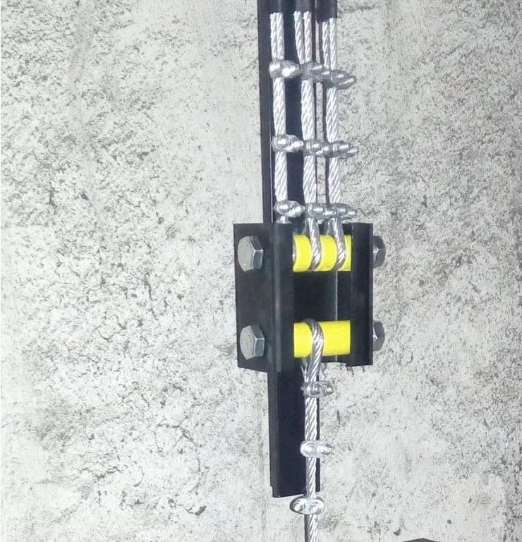 Rigging carrier, connecting